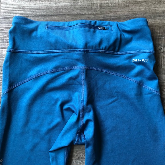 Nike Crop Leggings, XS - Picture 2 of 4
